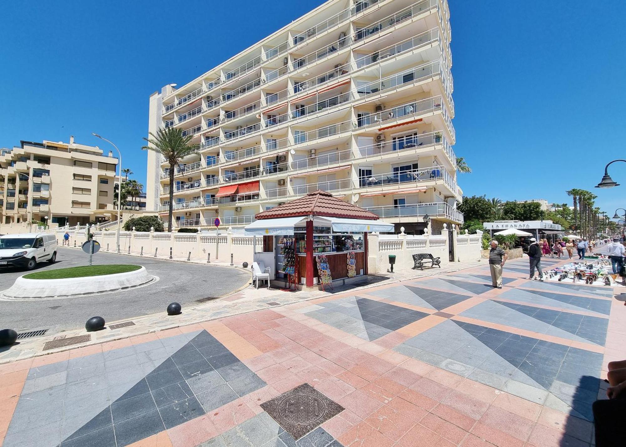 Tinoko Apartament In La Carihuela Beach Torremolinos Exterior photo