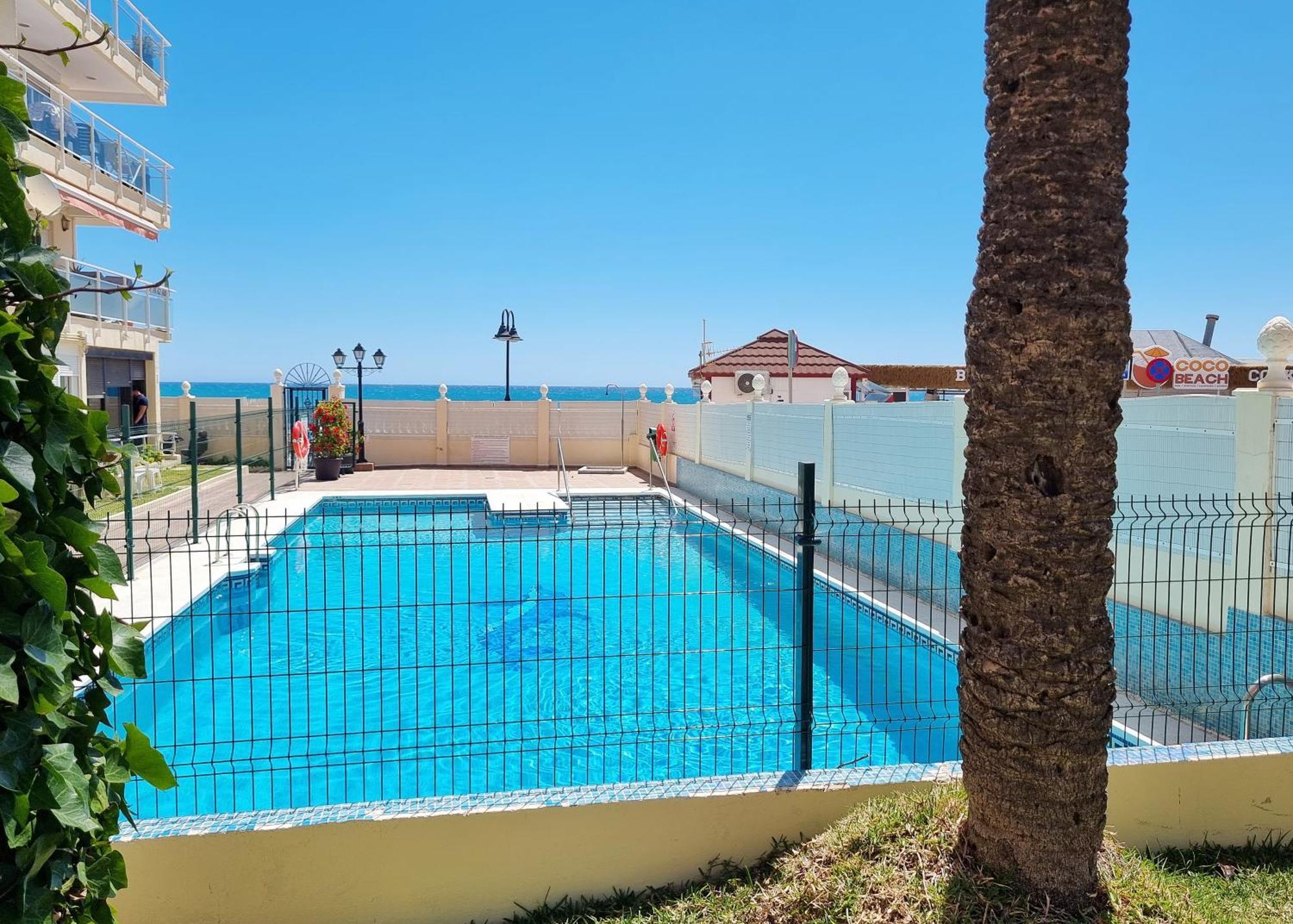 Tinoko Apartament In La Carihuela Beach Torremolinos Exterior photo