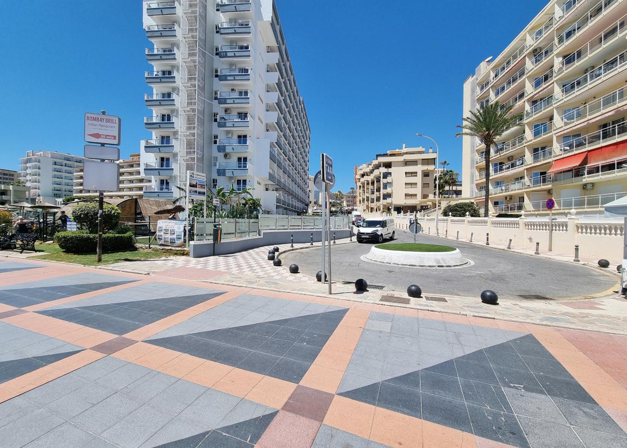 Tinoko Apartament In La Carihuela Beach Torremolinos Exterior photo